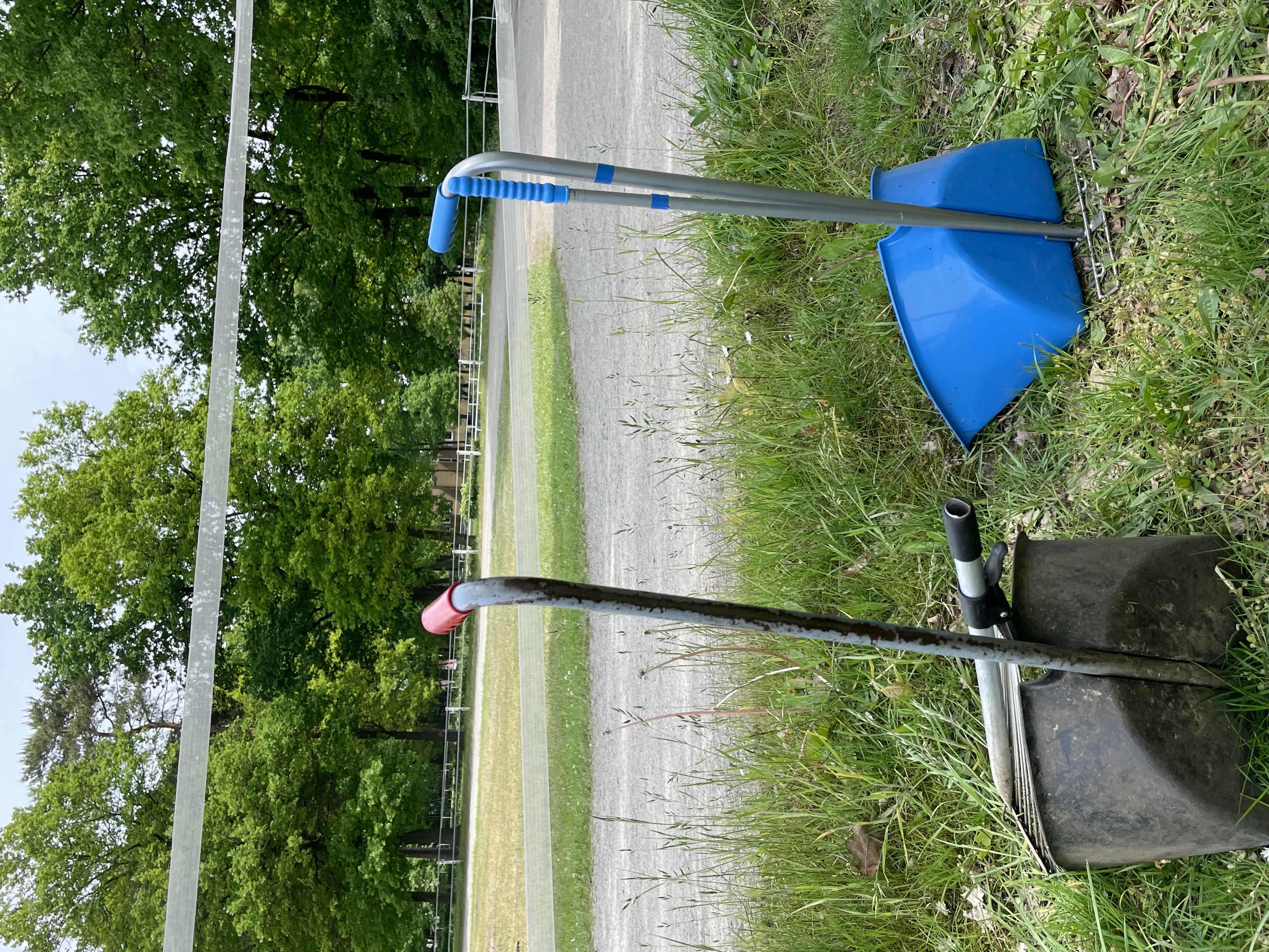 Zwei warten einsatzbereit